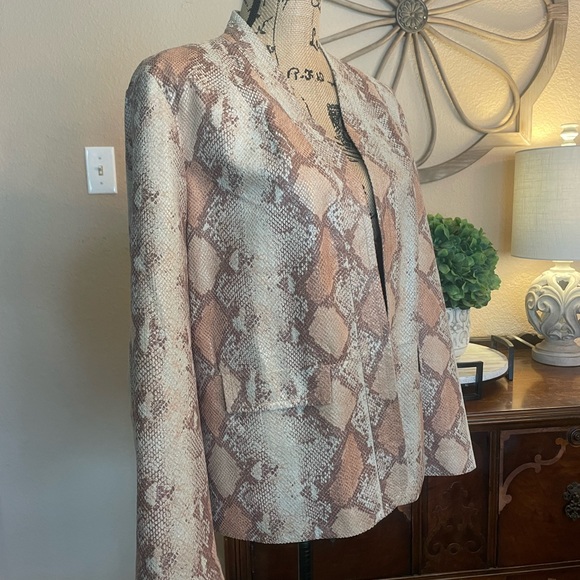 Chico’s Animal Print Open Style Jacket - Picture 7 of 16